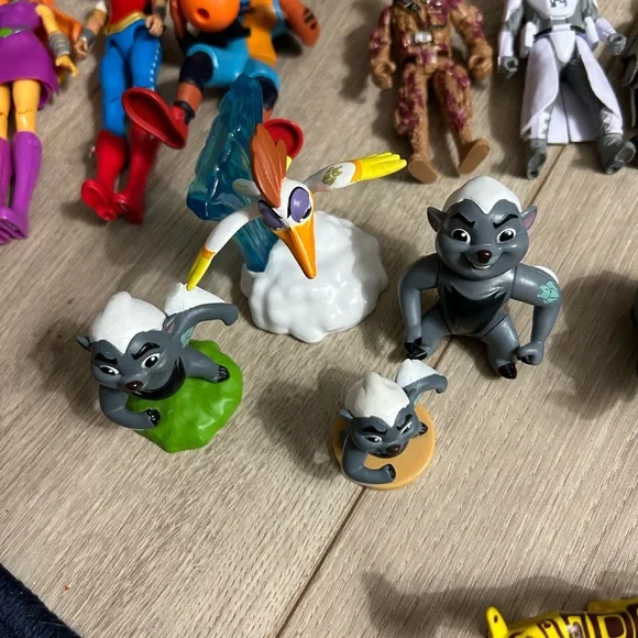 Approx. 30 Used Action & Other Figurines in Good Condition. See Pix. - Picture 8 of 14